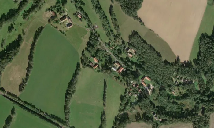 Usedlost čp. 13 (Salajna) – letecký pohled