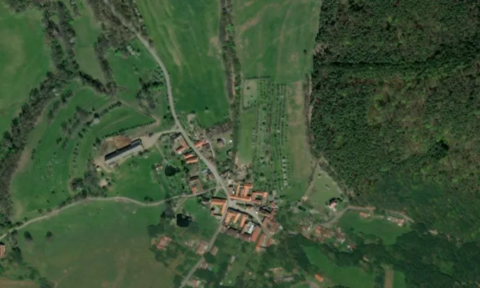 Usedlost čp. 25 (Vodice) – letecký pohled