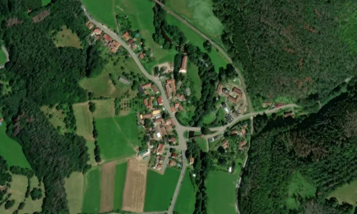 Usedlost čp. 2 (Černvír) – letecký pohled