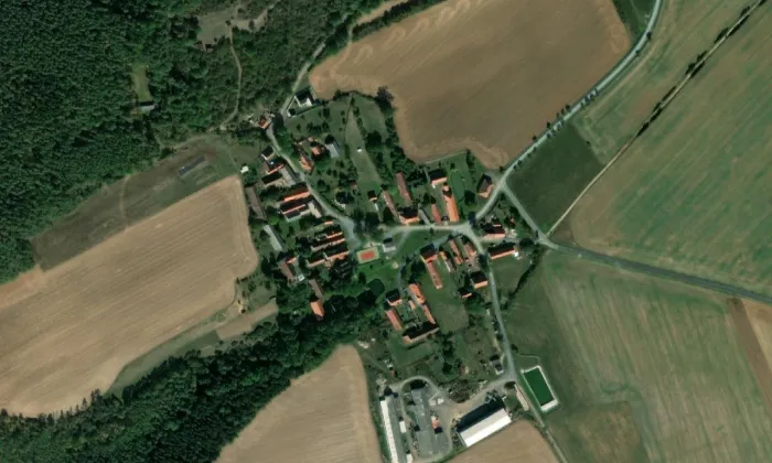 Usedlost čp. 9 (Hlince) – letecký pohled