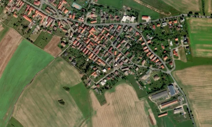 Větrný mlýn (Bzová) – letecký pohled