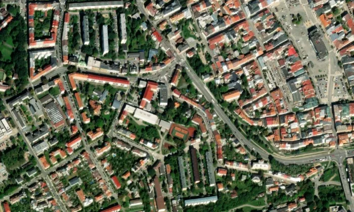 vila Rudolfa Inderky se zahradou – letecký pohled