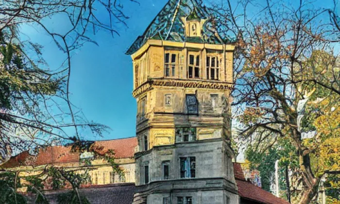 vodárenská věž v zámeckém parku Sychrov – podzim