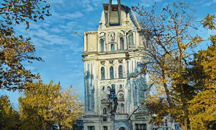 vodárenská věž v zámeckém parku Sychrov – jaro