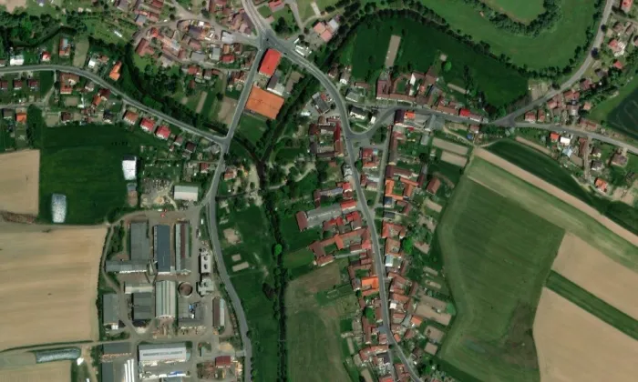 zájezdní hostinec v Ostrově nad Oslavou – letecký pohled