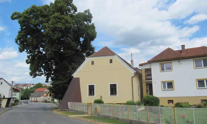 Vodní tvrz