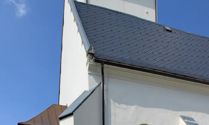 Zámecká rodová hrobka Larisch-Mönnichů