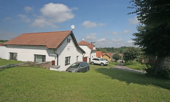 kostel svatých Petra a Pavla (Kojice)