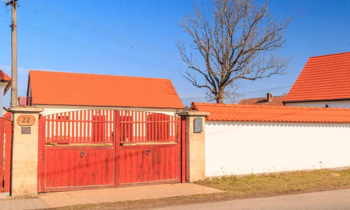 Fara (Kunětice)