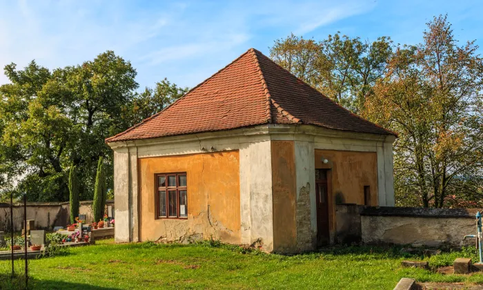 Fara (Činěves)