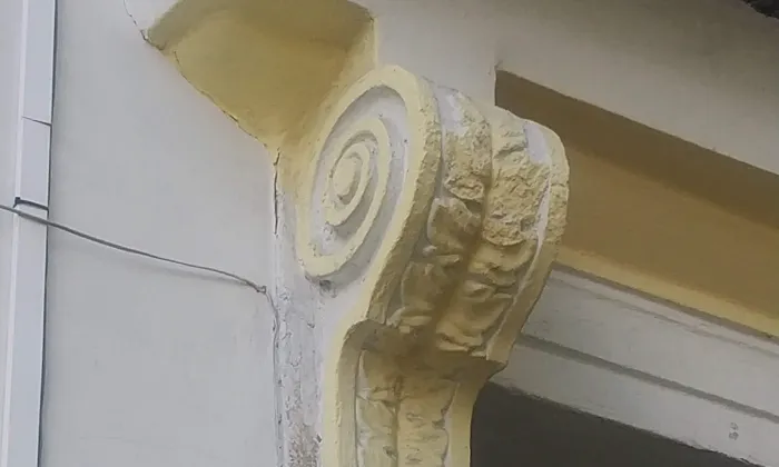 Fara s hospodářskými budovami