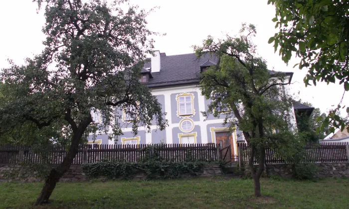 Hrob a pomník obětem pochodu smrti