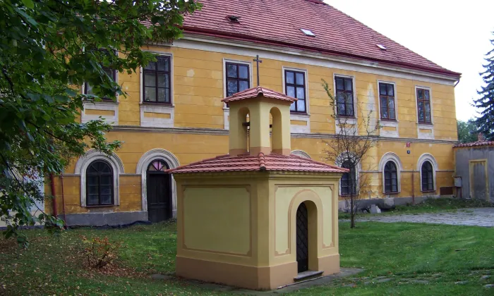 Kaplička ve Vokovicích