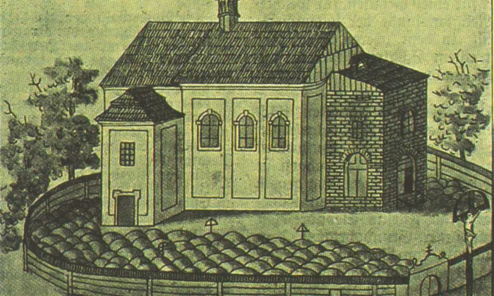 Kříž u kostela