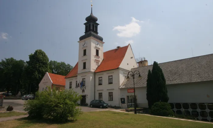 Lomnická radnice