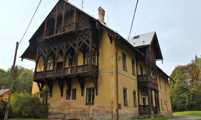 Lovecký zámeček (Lomnice nad Popelkou)
