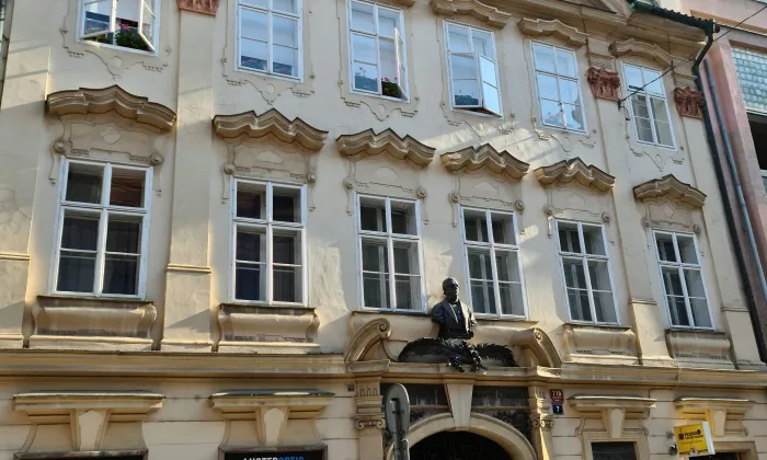 MacNevenův palác