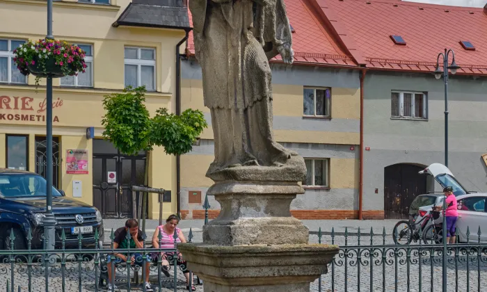 Sloup se sochou Panny Marie (Toužim)