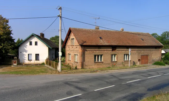 Sloup se sochou svatého Jana Nepomuckého (Kunčice)