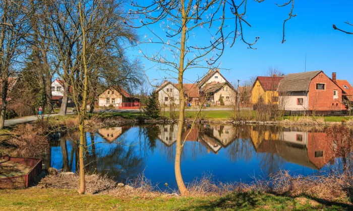Sloup se sochou svatého Jana Nepomuckého (Kunčice)