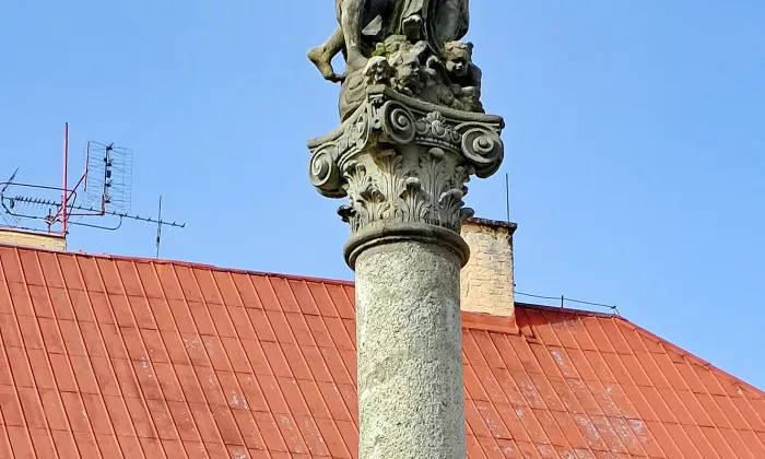 Sloup se sousoším Nejsvětější Trojice (Krásno)