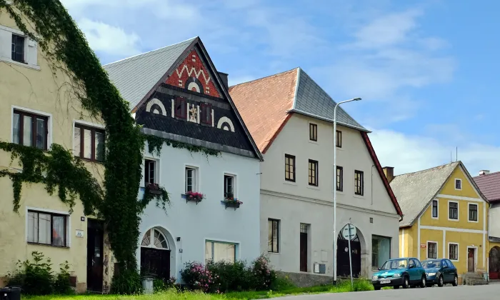 Sloup se sousoším Nejsvětější Trojice (Teplá)