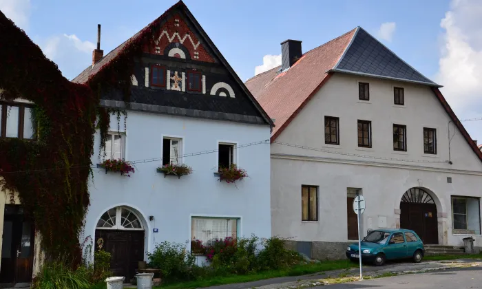 Sloup se sousoším Nejsvětější Trojice (Teplá)