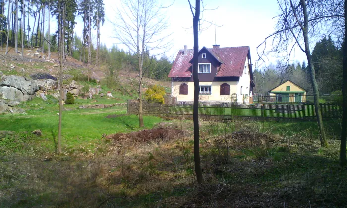 Smírčí kříž (Bečov nad Teplou)