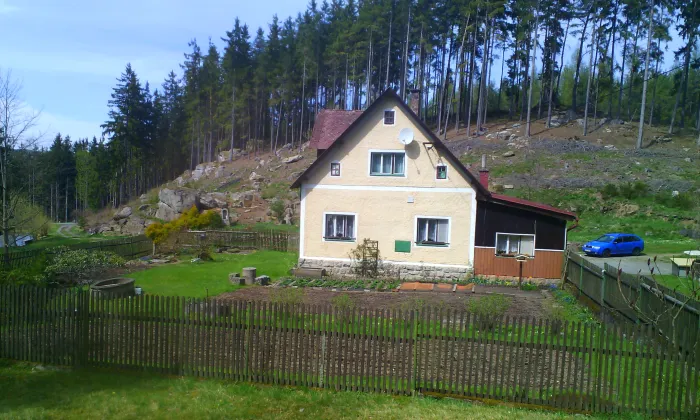 Smírčí kříž (Bečov nad Teplou)