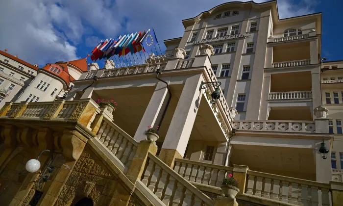 Smírčí kříž (Karlovy Vary, 1000144458)