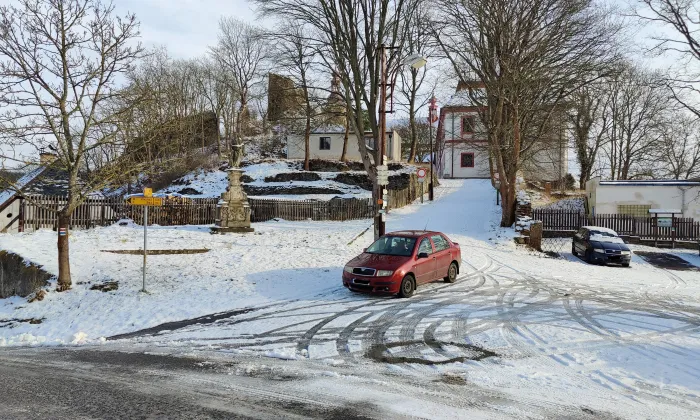 Socha Kristus přítel dítek
