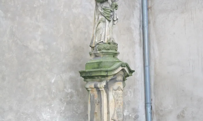 Socha svatého Jana Nepomuckého (Nový Bydžov, kostel)
