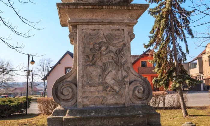 Socha svatého Jana Nepomuckého (Sezemice)