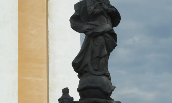 Socha svatého Jana Nepomuckého (Skorošice)