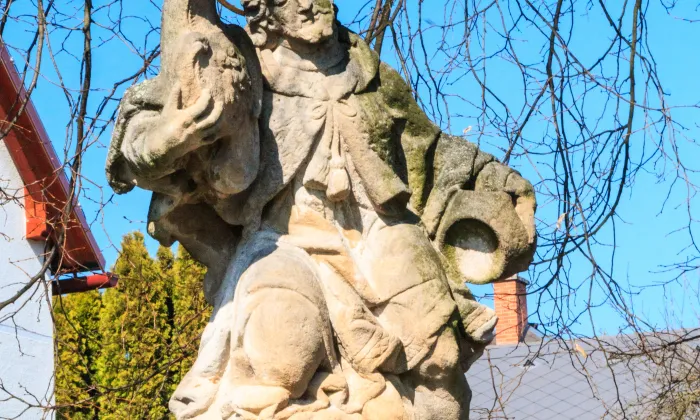 Socha svatého Jana Nepomuckého (Sobotka, Novoměstská ulice)
