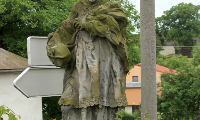 Socha svatého Jana Nepomuckého (Velké Heraltice)
