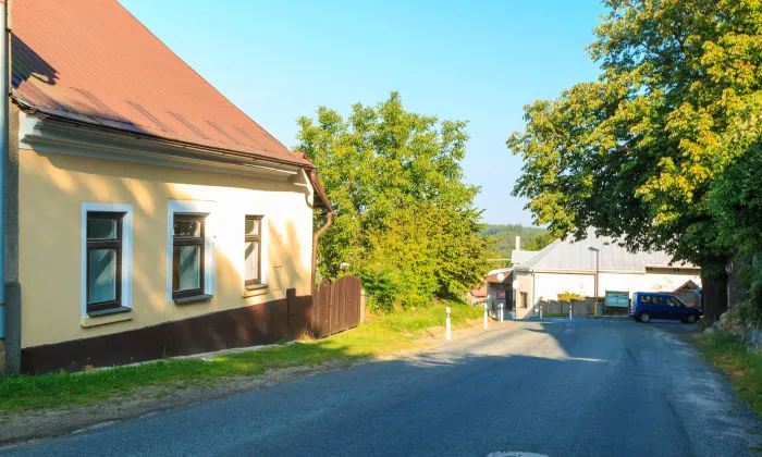 Socha svatého Jana Nepomuckého (Včelákov)