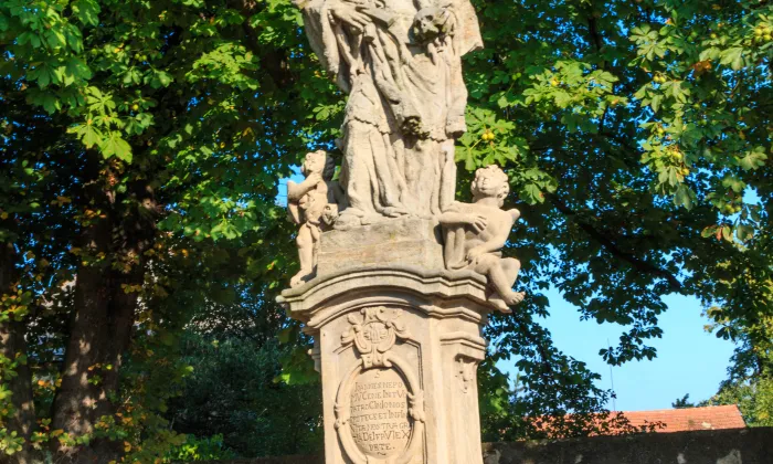 Socha svatého Jana Nepomuckého (Včelákov)