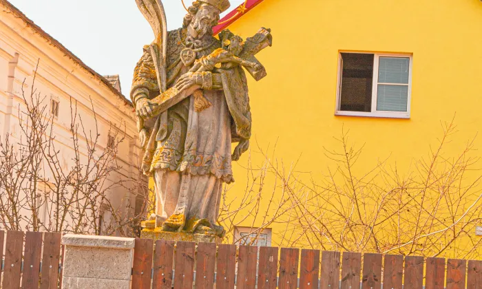 Socha svatého Jana Nepomuckého (Černožice, u čp. 38)