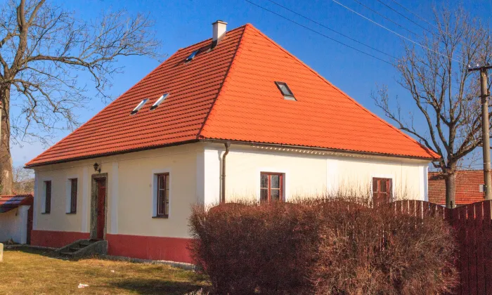Socha svatého Jana Nepomuckého Almužníka