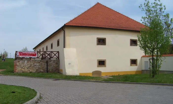 Sýpka u dubečské tvrze