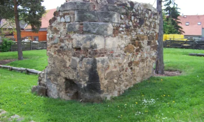 Sýpka u dubečské tvrze