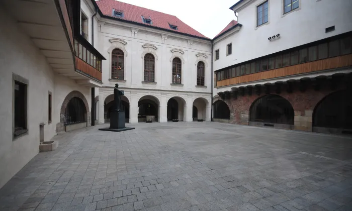 Týnská fara