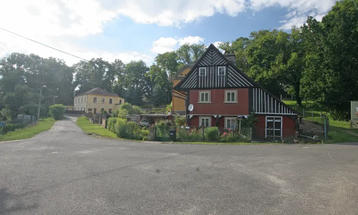 Zahrádky 25