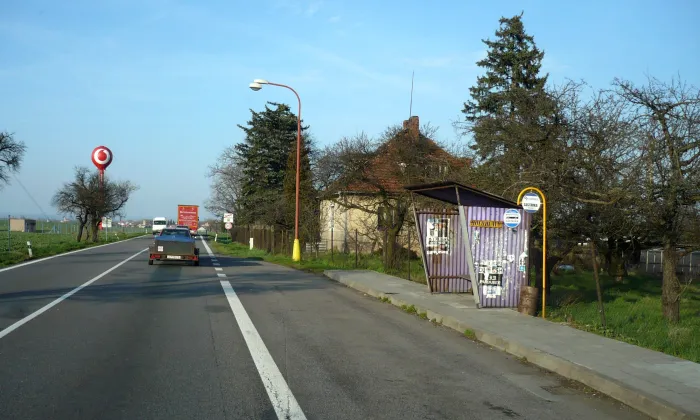 boží muka u hřbitova v Holohlavech