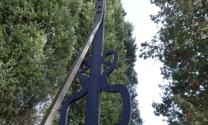 kříž u hřbitova v Kunraticích