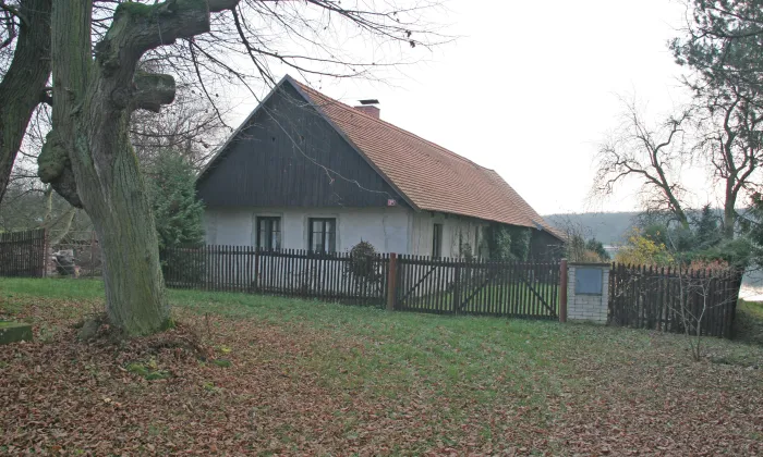 kříž v Nouzově