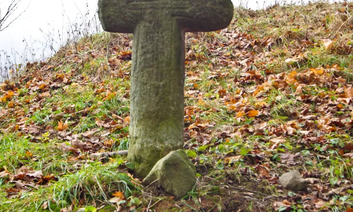smírčí kříž v Mnichově nad kostelem