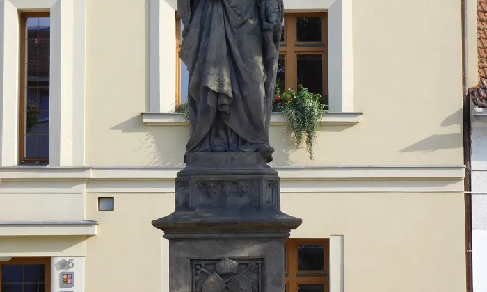 socha Arnošta z Pardubic