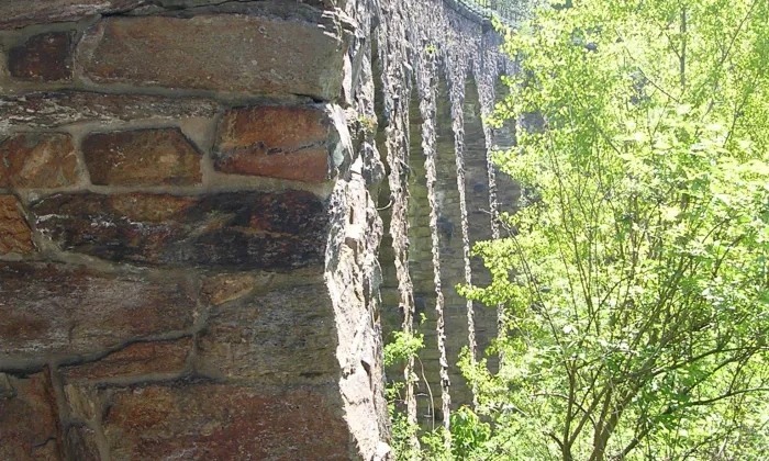 železniční viadukt Pošná